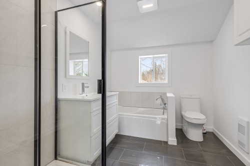 Salle de bains - 5 Rue Beaulne, Waterloo, QC - Indoor Photo Showing Bathroom