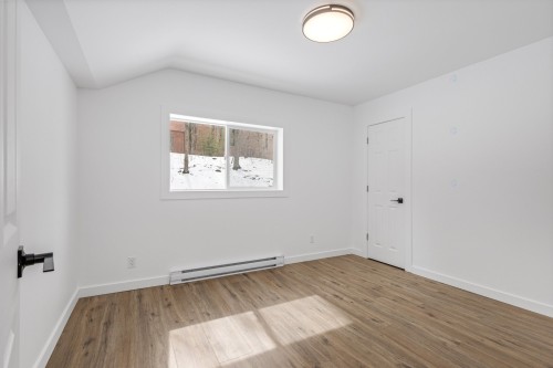 Chambre à coucher - 5 Rue Beaulne, Waterloo, QC - Indoor Photo Showing Other Room