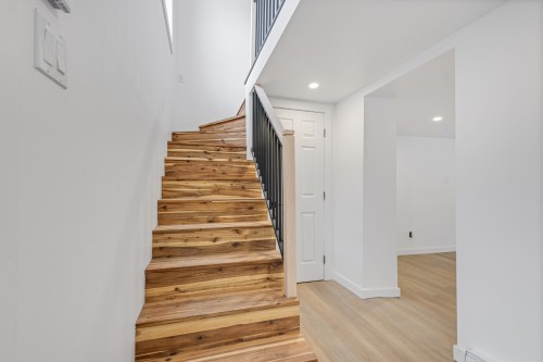 Escalier - 5 Rue Beaulne, Waterloo, QC - Indoor Photo Showing Other Room