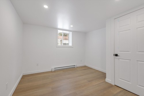 Chambre à coucher - 5 Rue Beaulne, Waterloo, QC - Indoor Photo Showing Other Room