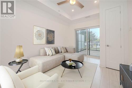 106 - 4040 Upper Middle Road, Burlington, ON - Indoor Photo Showing Living Room