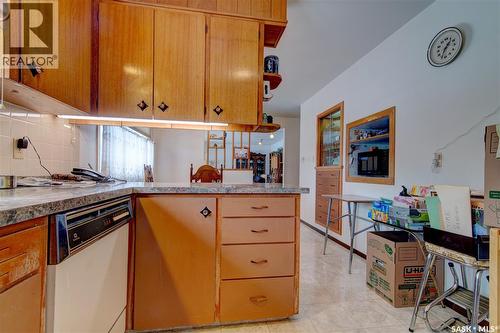 4550 2Nd Avenue, Regina, SK - Indoor Photo Showing Kitchen