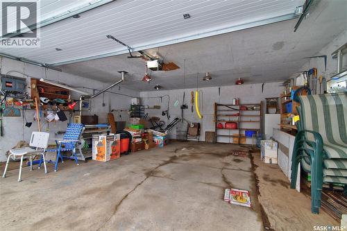 4550 2Nd Avenue, Regina, SK - Indoor Photo Showing Garage