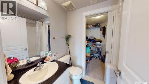 214 412 Willowgrove Square, Saskatoon, SK - Indoor Photo Showing Bathroom