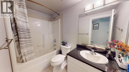 214 412 Willowgrove Square, Saskatoon, SK - Indoor Photo Showing Bathroom