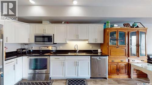 214 412 Willowgrove Square, Saskatoon, SK - Indoor Photo Showing Kitchen