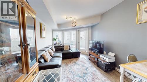 214 412 Willowgrove Square, Saskatoon, SK - Indoor Photo Showing Living Room