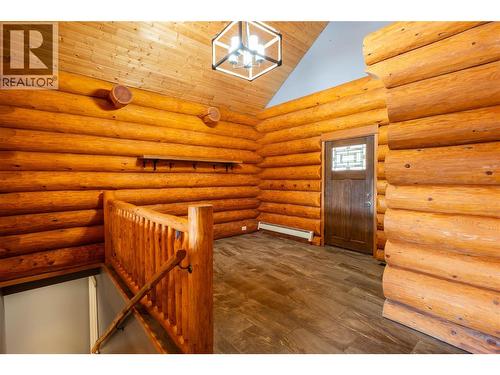 Log Home Front Entry - 475 Bluenose Road, Coldstream, BC 