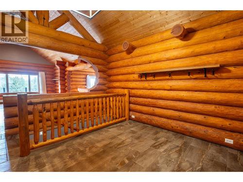 Log Home Front Entry - 475 Bluenose Road, Coldstream, BC 