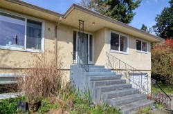2774 Kingswood Rd Langford, BC V9B 3J9