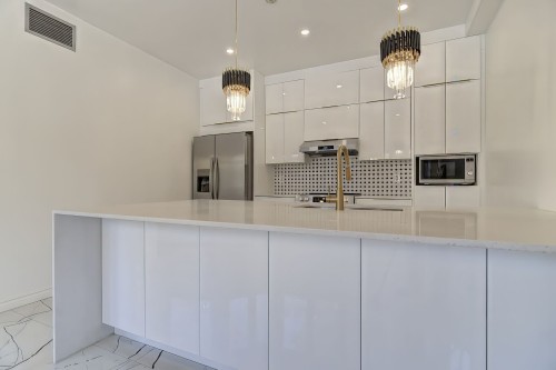 Cuisine - 268 Alice-Carrière Street, Beaconsfield, QC - Indoor Photo Showing Kitchen With Upgraded Kitchen