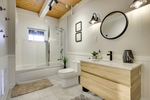 Bathroom - 29 Ch. Des Sources, Saint-Sauveur, QC - Indoor Photo Showing Bathroom