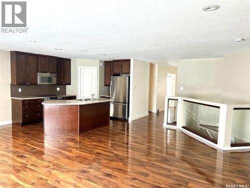 29 500 Battleford Trail, Swift Current, SK - Indoor Photo Showing Kitchen