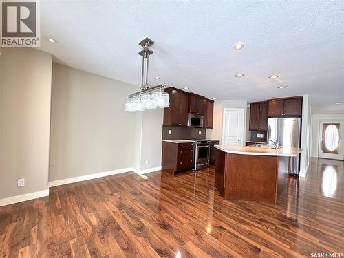 29 500 Battleford Trail, Swift Current, SK - Indoor Photo Showing Kitchen