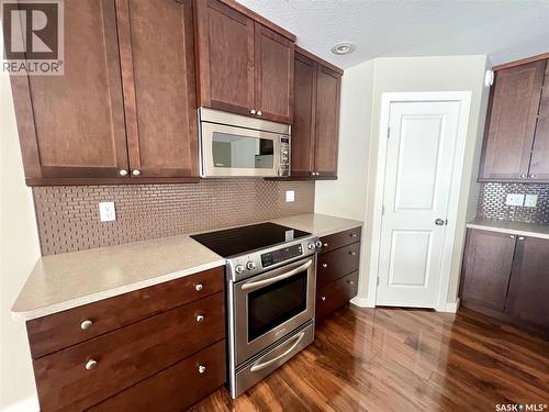 29 500 Battleford Trail, Swift Current, SK - Indoor Photo Showing Kitchen