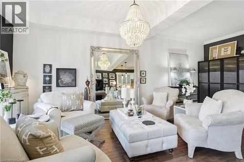 4020 Alexan Crescent, Burlington, ON - Indoor Photo Showing Living Room