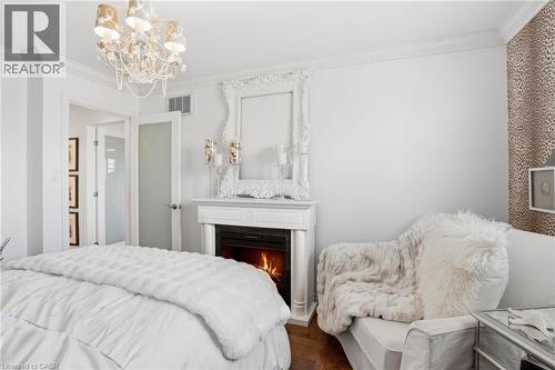 4020 Alexan Crescent, Burlington, ON - Indoor Photo Showing Bedroom