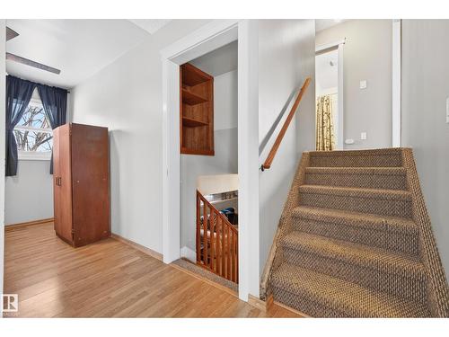 4112 30 Av Nw, Edmonton, AB - Indoor Photo Showing Other Room