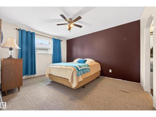 4112 30 Av Nw, Edmonton, AB - Indoor Photo Showing Bedroom