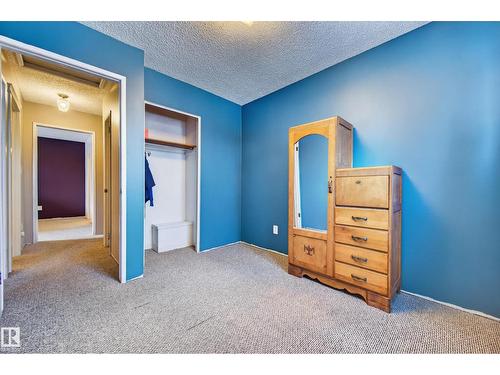 4112 30 Av Nw, Edmonton, AB - Indoor Photo Showing Bedroom