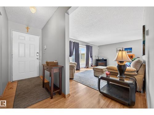 4112 30 Av Nw, Edmonton, AB - Indoor