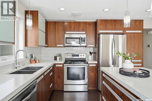 434 Pichler Crescent, Saskatoon, SK - Indoor Photo Showing Kitchen With Double Sink With Upgraded Kitchen
