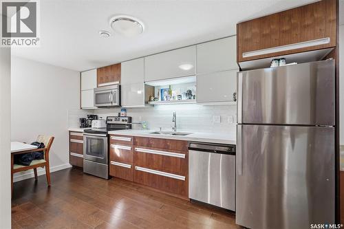 434 Pichler Crescent, Saskatoon, SK - Indoor Photo Showing Kitchen With Double Sink With Upgraded Kitchen