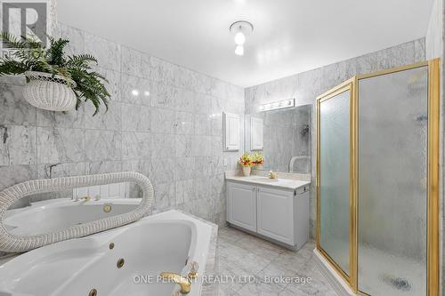 30 Maplehurst Avenue, Ottawa, ON - Indoor Photo Showing Bathroom