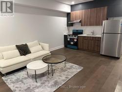 MAIN/BASEMENT - 15 PERSICA STREET Richmond Hill, ON L4E 1L3