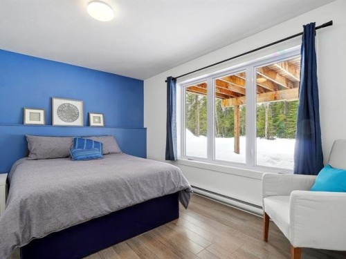 Bedroom - 697 Mtée Gagnon, Sainte-Marguerite-Du-Lac-Masson, QC - Indoor Photo Showing Bedroom