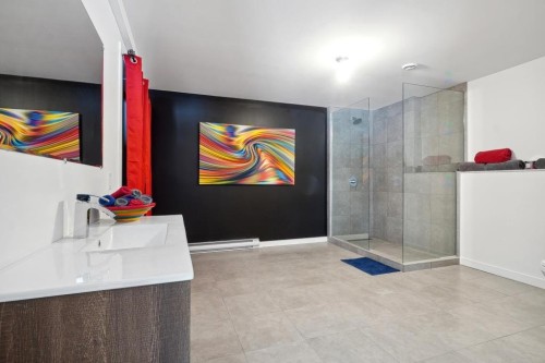 Bathroom - 697 Mtée Gagnon, Sainte-Marguerite-Du-Lac-Masson, QC - Indoor Photo Showing Other Room