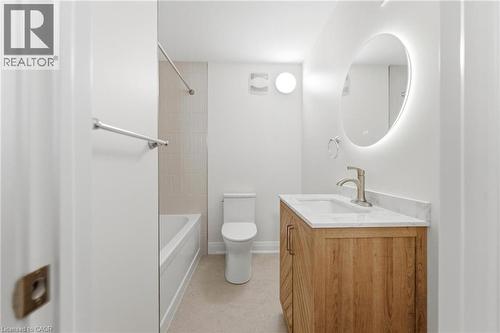 Bathroom with vanity and  shower combination - 187 Oak Avenue Unit# Lower, Hamilton, ON - Indoor Photo Showing Bathroom