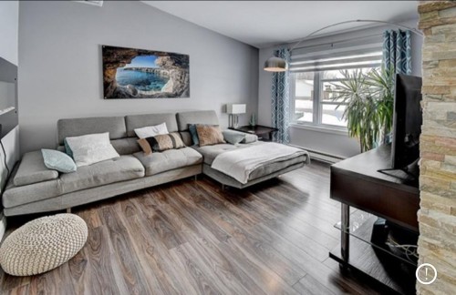 Living Room - 140 Av. De La Mennais, La Prairie, QC - Indoor Photo Showing Living Room