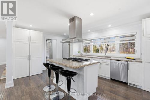 930 Old Derry Road, Mississauga, ON - Indoor Photo Showing Kitchen