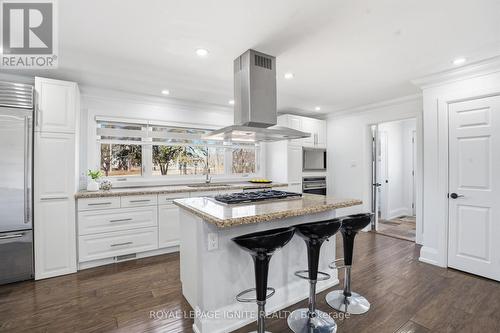 930 Old Derry Road, Mississauga, ON - Indoor Photo Showing Kitchen With Upgraded Kitchen