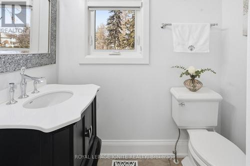 2-piece powder room - 930 Old Derry Road, Mississauga, ON - Indoor Photo Showing Bathroom