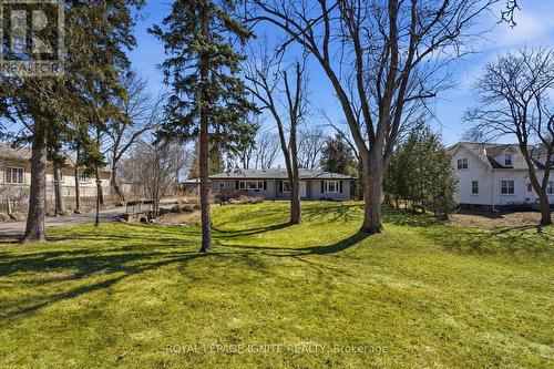 930 Old Derry Road, Mississauga, ON - Outdoor