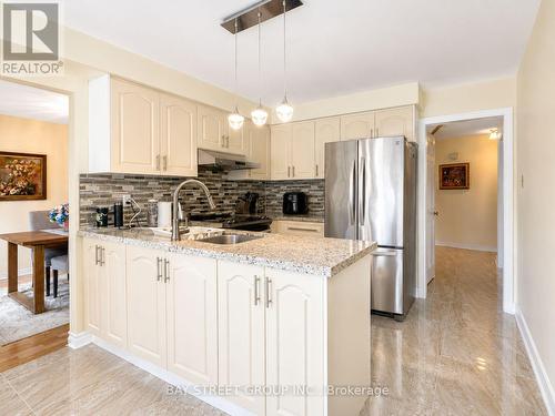 2554 Valencia Road, Mississauga, ON - Indoor Photo Showing Kitchen