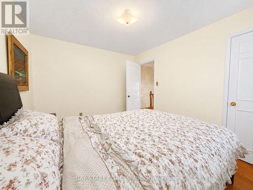 2554 Valencia Road, Mississauga, ON - Indoor Photo Showing Bedroom