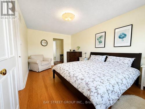 2554 Valencia Road, Mississauga, ON - Indoor Photo Showing Bedroom
