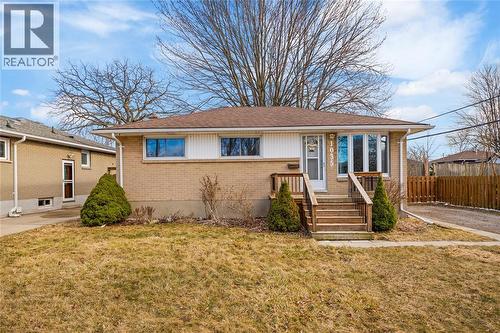 1035 CONNAUGHT CRESCENT  Sarnia, ON N7S 1C7