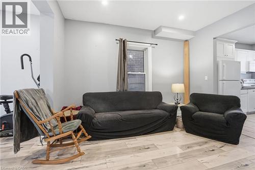 75 Niagara Street, Hamilton, ON - Indoor Photo Showing Living Room