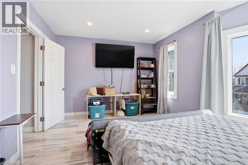 75 Niagara Street, Hamilton, ON - Indoor Photo Showing Bedroom
