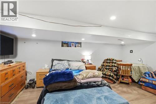 75 Niagara Street, Hamilton, ON - Indoor Photo Showing Bedroom