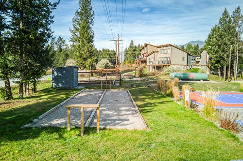 Pedley Heights Drive, Windermere, BC - Outdoor