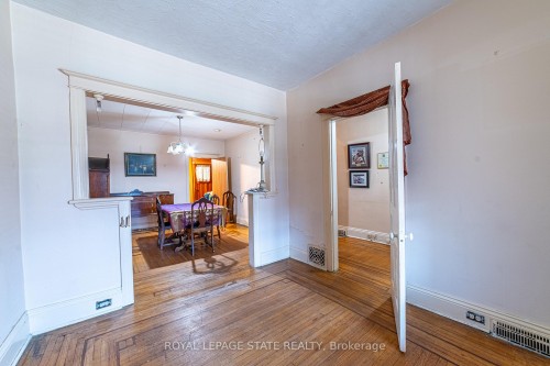 35 Sherman Avenue N, Hamilton, ON - Indoor