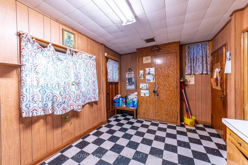 35 Sherman Avenue N, Hamilton, ON - Indoor Photo Showing Other Room