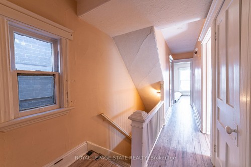 35 Sherman Avenue N, Hamilton, ON - Indoor Photo Showing Other Room