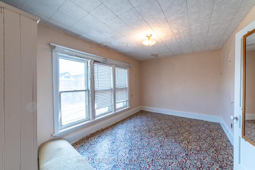 35 Sherman Avenue N, Hamilton, ON - Indoor Photo Showing Other Room
