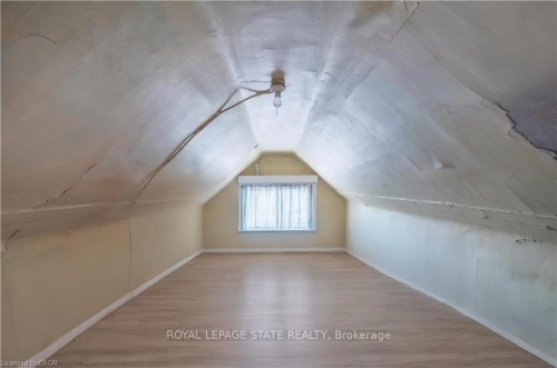 35 Sherman Avenue N, Hamilton, ON - Indoor Photo Showing Other Room